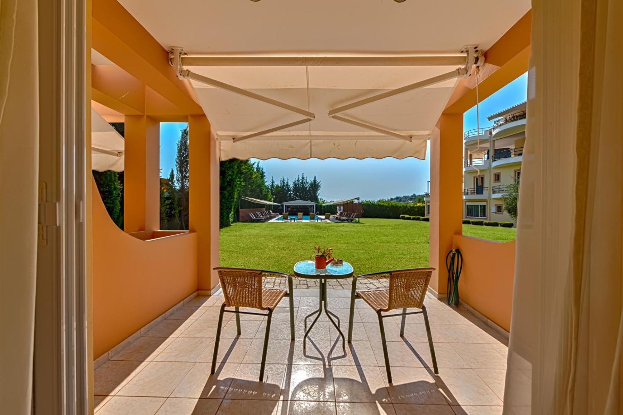 Anilio Plaza Aparthotel Zacharo Rum bild