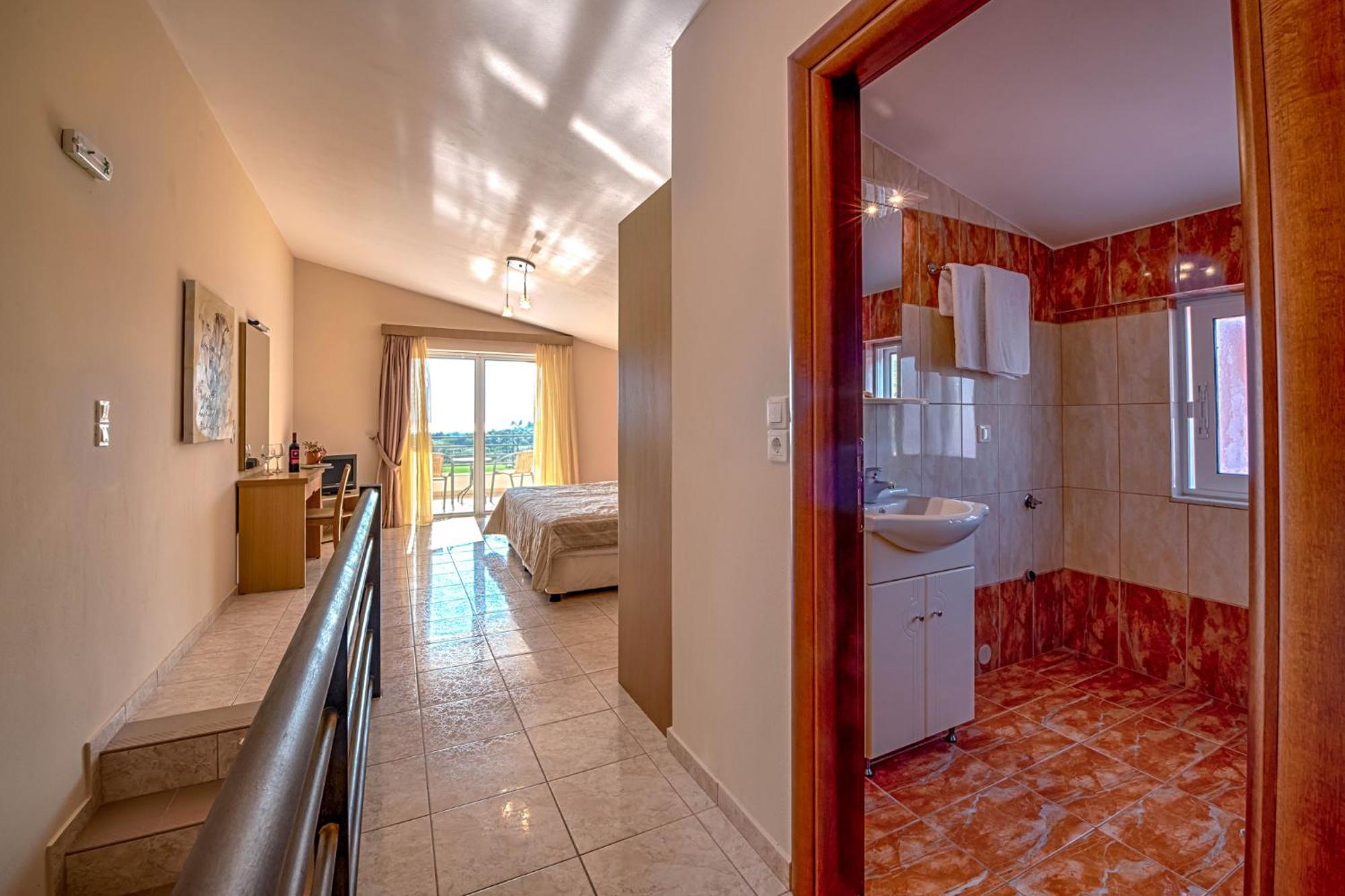 Anilio Plaza Aparthotel Zacharo Rum bild