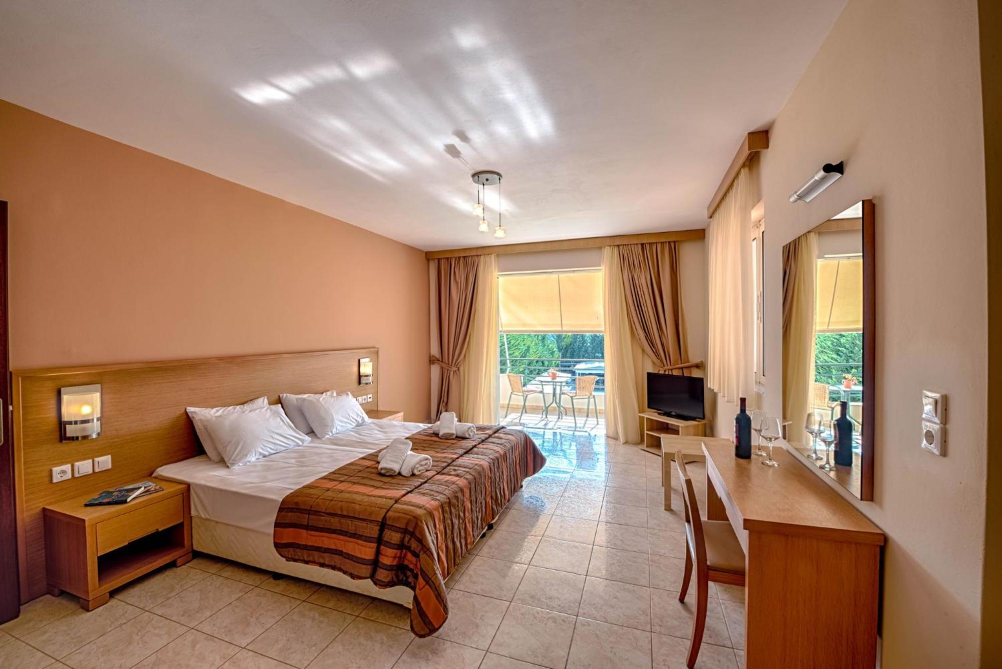 Anilio Plaza Aparthotel Zacharo Rum bild