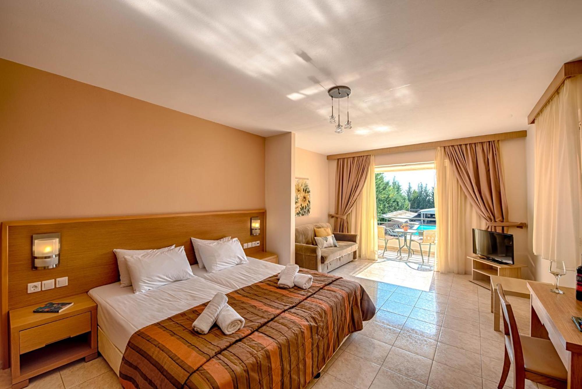 Anilio Plaza Aparthotel Zacharo Rum bild