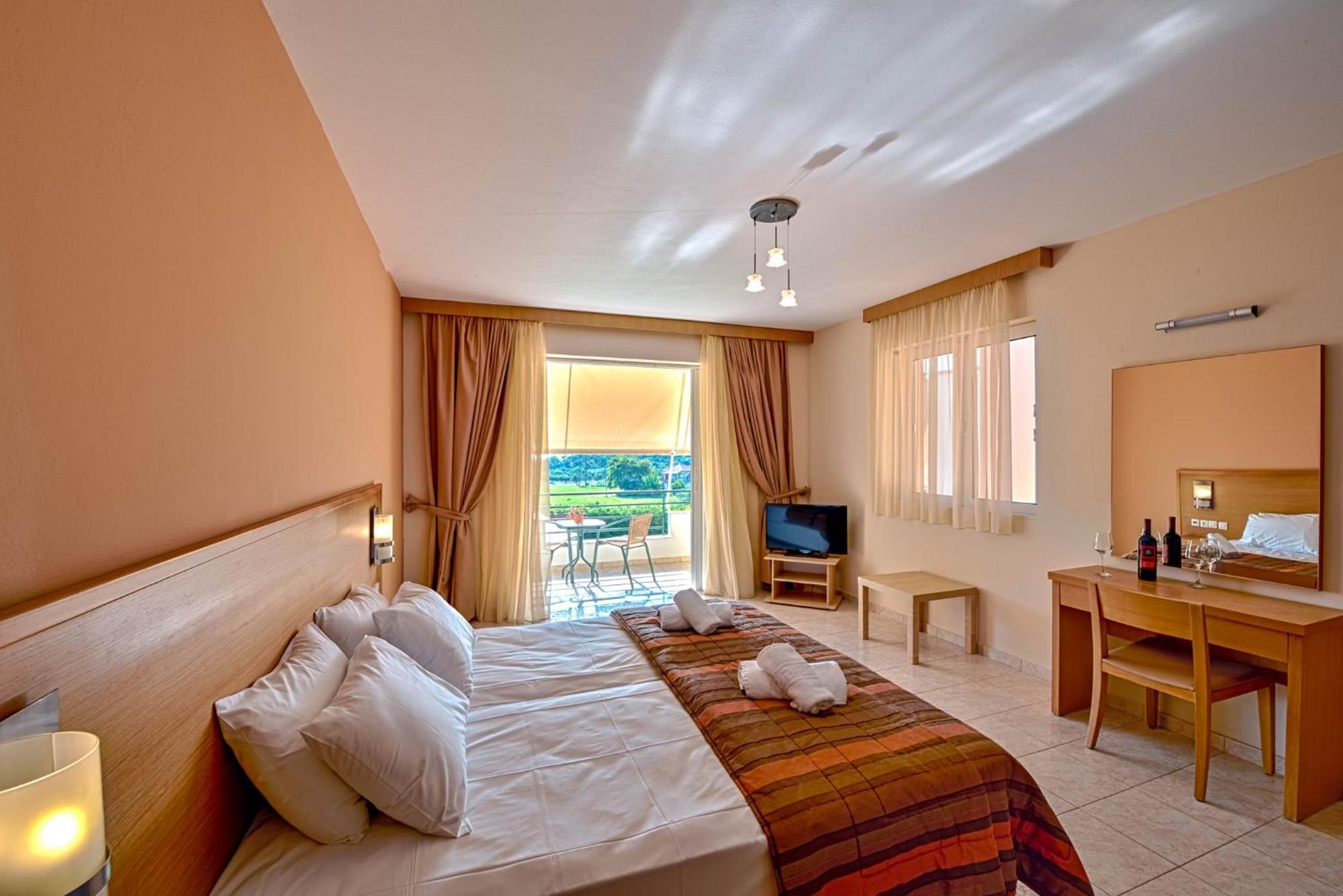 Anilio Plaza Aparthotel Zacharo Rum bild